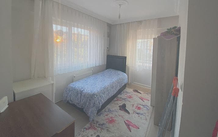 Çanakkale Kız Apart tek kişilik oda, yatak ve gardrop